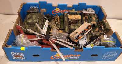 TOY MILITARY VEHICLES