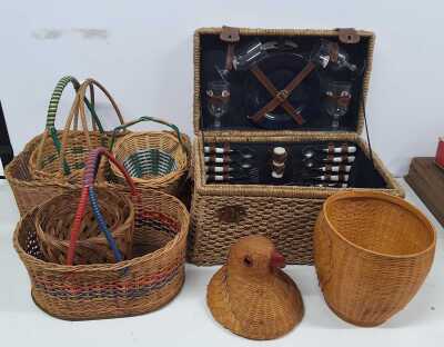 BASKETS & HAMPER