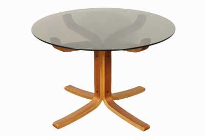 BREAKFAST TABLE