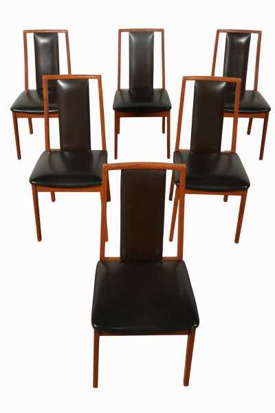 SET OF DINING CHAIRS