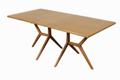 OAK DINING TABLE