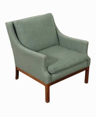 CLUB CHAIR
