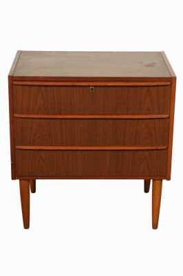 BEDSIDE CHEST OF DRAWERS