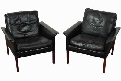 PAIR OF MODEL 500 LOUNGE CHAIRS