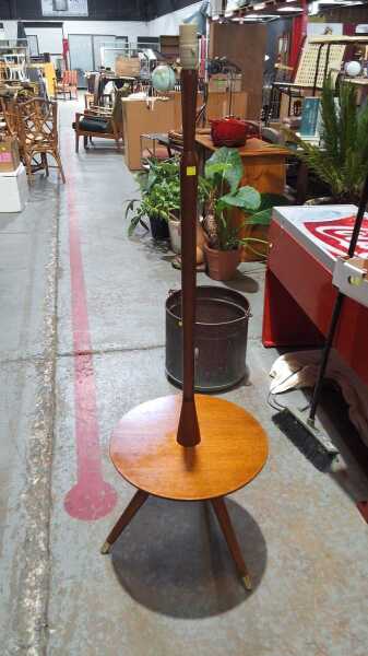 STANDARD LAMP