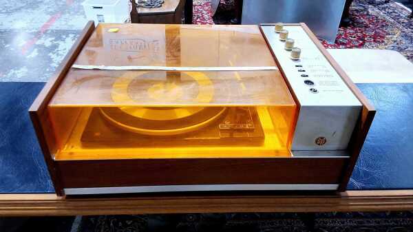 PYE TURNTABLE