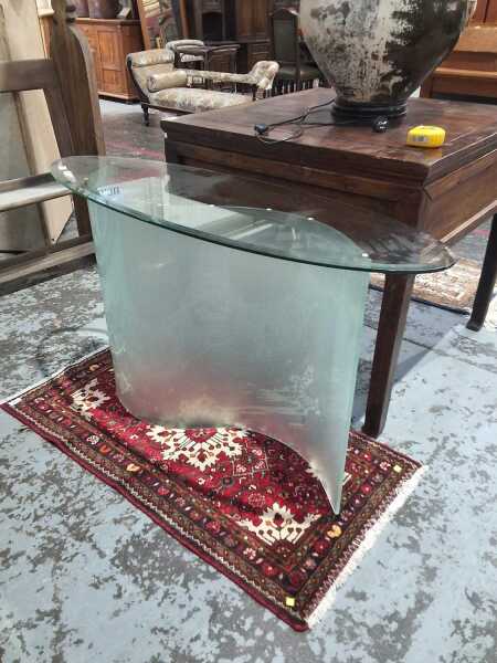 CONSOLE TABLE