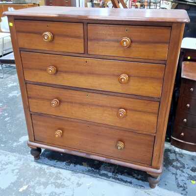 CHEST OF DRAWERS