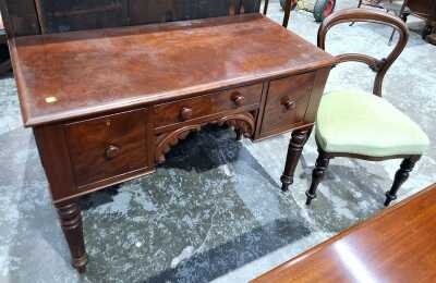 DESK