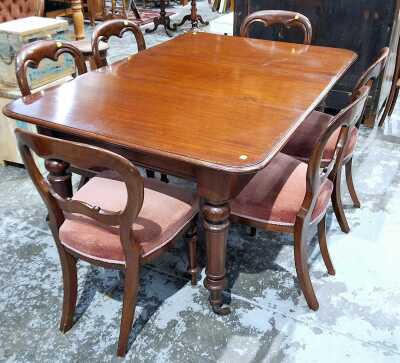 DINING SUITE
