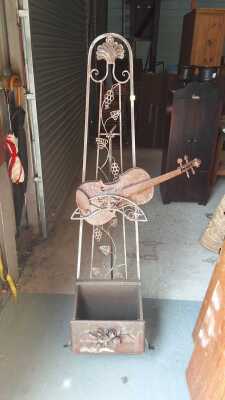 EASEL
