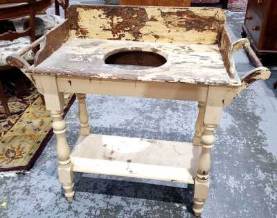 WASH STAND