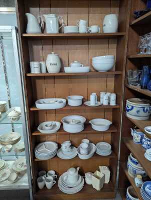 COOKWARE AND PLATES
