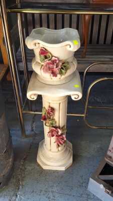 PEDESTAL AND JARDINIERE