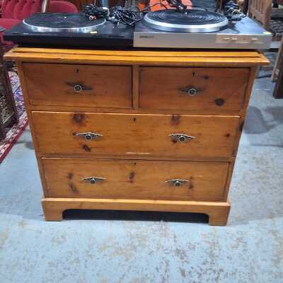 CHEST OF DRAWERS