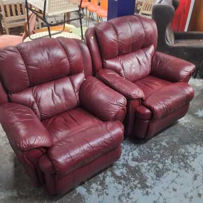 RECLINER CHAIRS