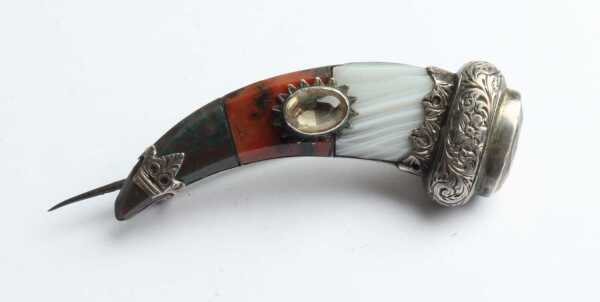 SCOTTISH PEBBLE BROOCH