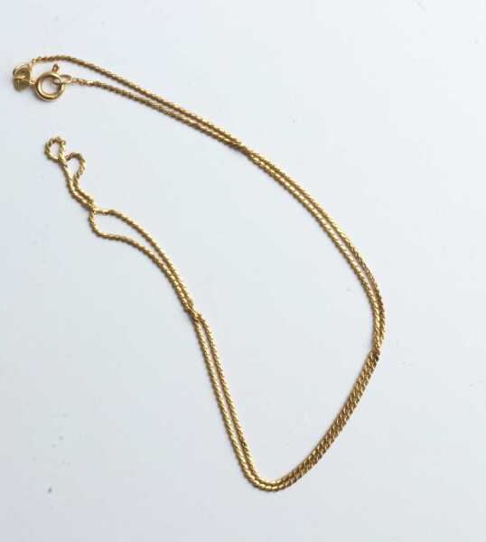 GOLD NECKLACE