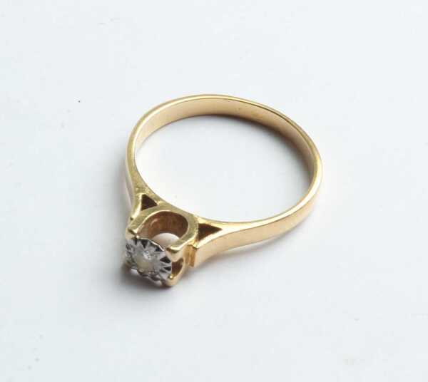 GOLD & DIAMOND RING