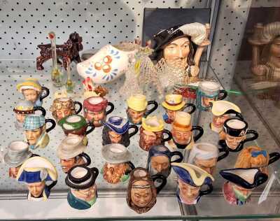 COLLECTABLE CHINA