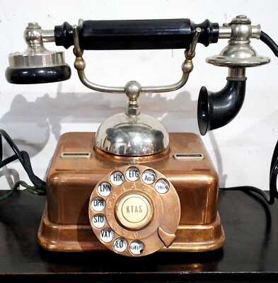 VINTAGE TELEPHONE
