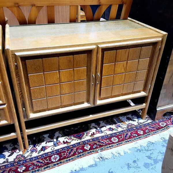 PETITE SIDEBOARD