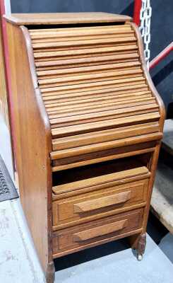 PETITE BUREAU DESK