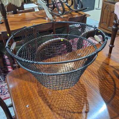 WOOD BASKET