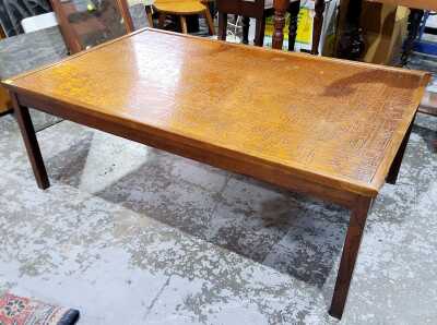 COFFEE TABLE