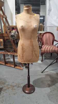 DRESSMAKERS MANNEQUIN