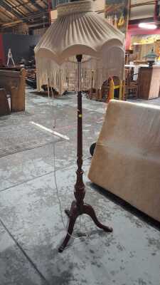 STANDARD LAMP