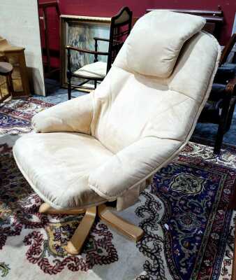 RECLINING CHAIR