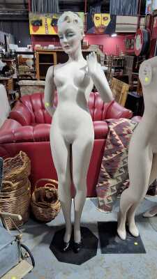 MANNEQUIN