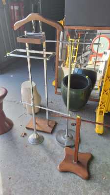 SHOP DISPLAY STANDS