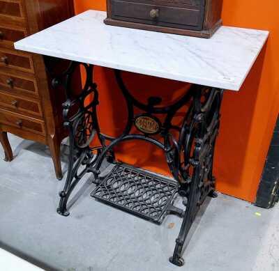 CONSOLE TABLE