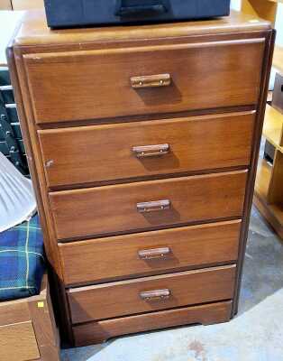CHEST OF DRAWERS