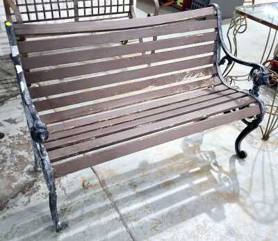 GARDEN BENCH
