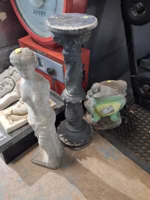 GARDEN ORNAMENT