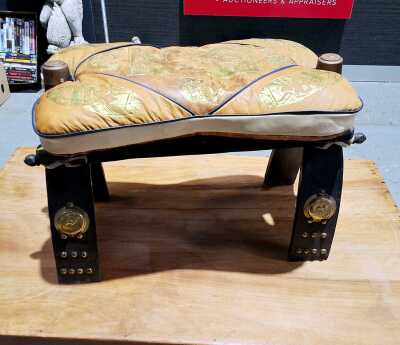 CAMEL SEAT STOOL