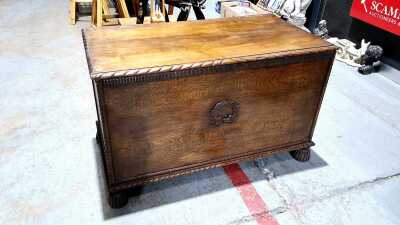VINTAGE TRUNK