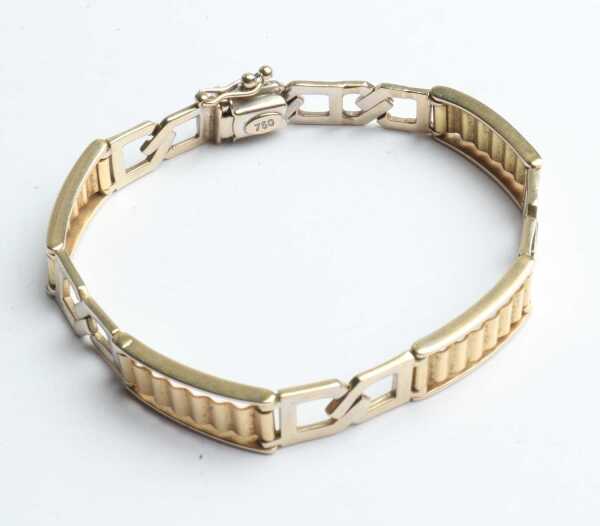 GOLD BRACELET