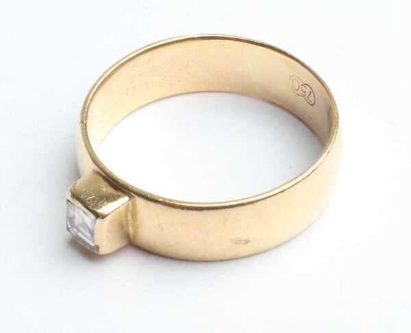 GOLD & DIAMOND RING