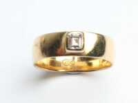 GOLD & DIAMOND RING - 2