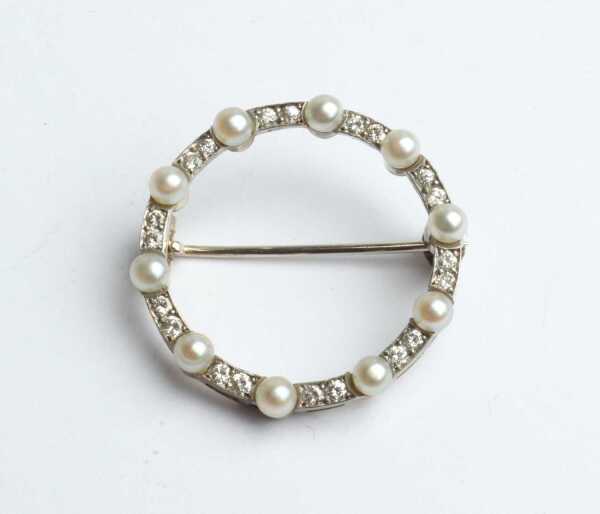 DIAMOND & PEARL BROOCH