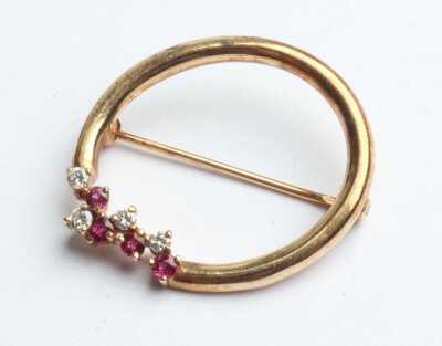 GOLD BROOCH