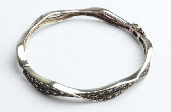 SILVER BANGLE
