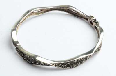 SILVER BANGLE