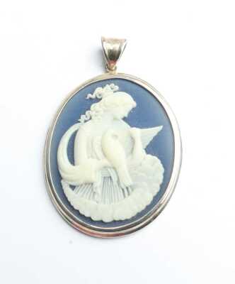 CAMEO PENDANT