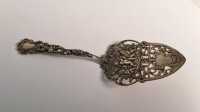 CAKE SERVER