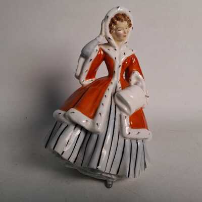 ROYAL DOULTON FIGURE